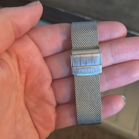 Womens FOSSIL Watch - Picture 3 of 5